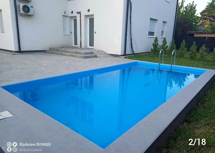 Garden Pool * שיופוק